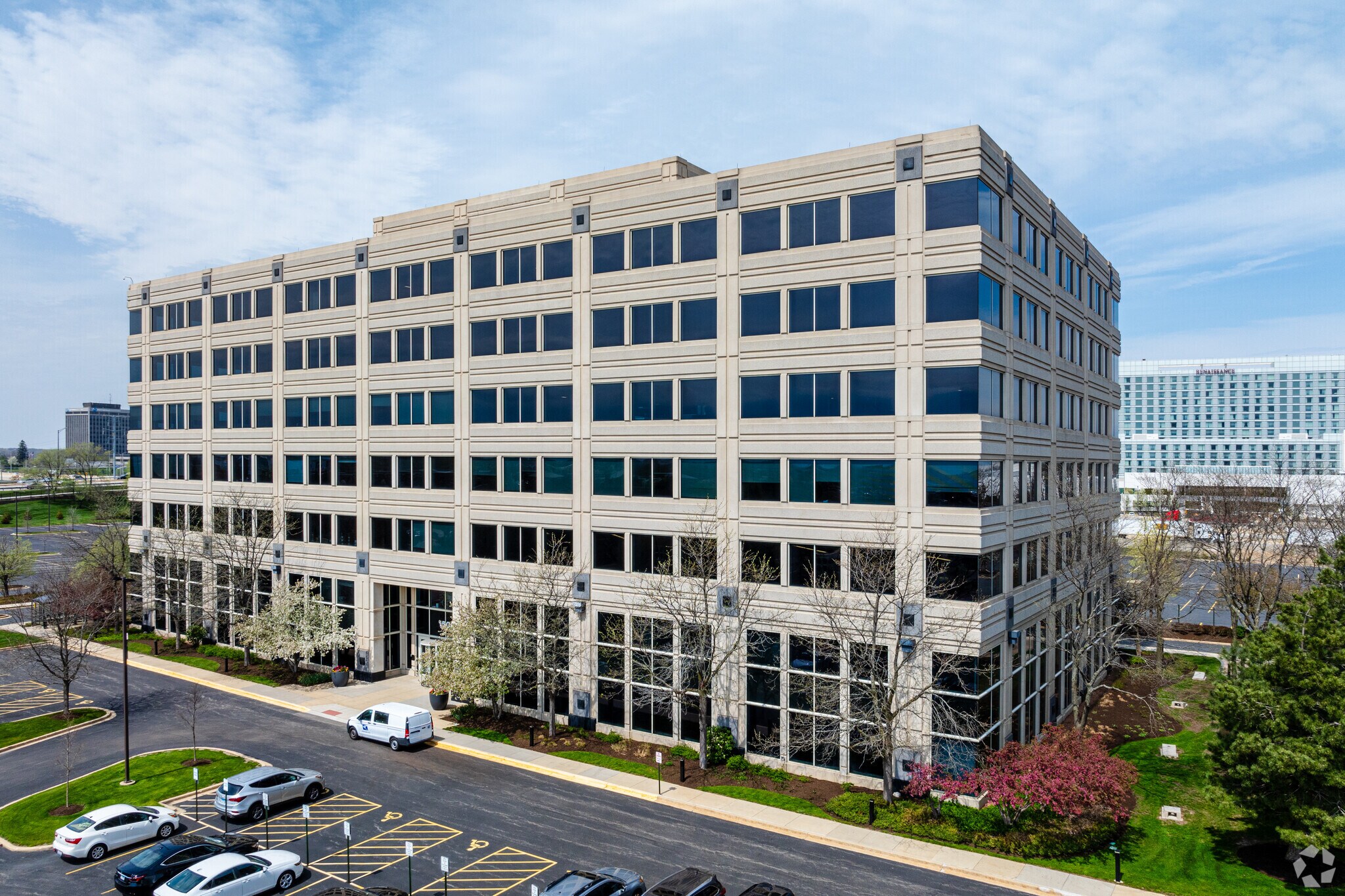 1500 McConnor Pky, Schaumburg, IL à louer Photo principale- Image 1 de 24