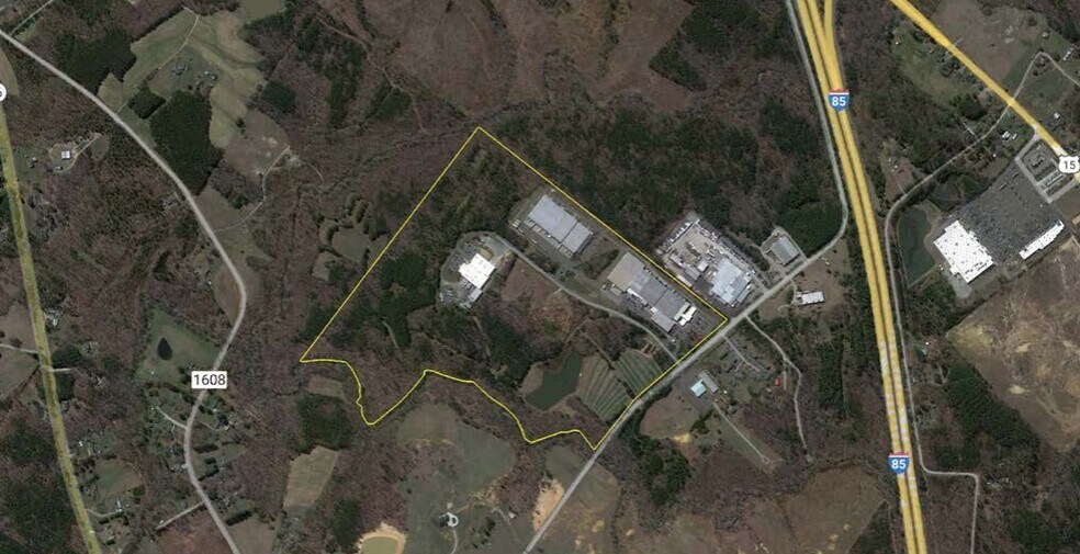 Oxford Industrial Park, Oxford, NC à vendre - Photo du bâtiment - Image 1 de 3