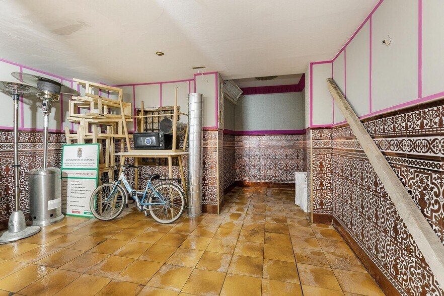 Plaza Campo del Príncipe, 19, Granada, Granada for sale - Building Photo - Image 2 of 19