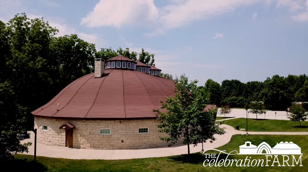 4696 Robin Woods Ln NE, Iowa City, IA à vendre - Photo du bâtiment - Image 3 de 10