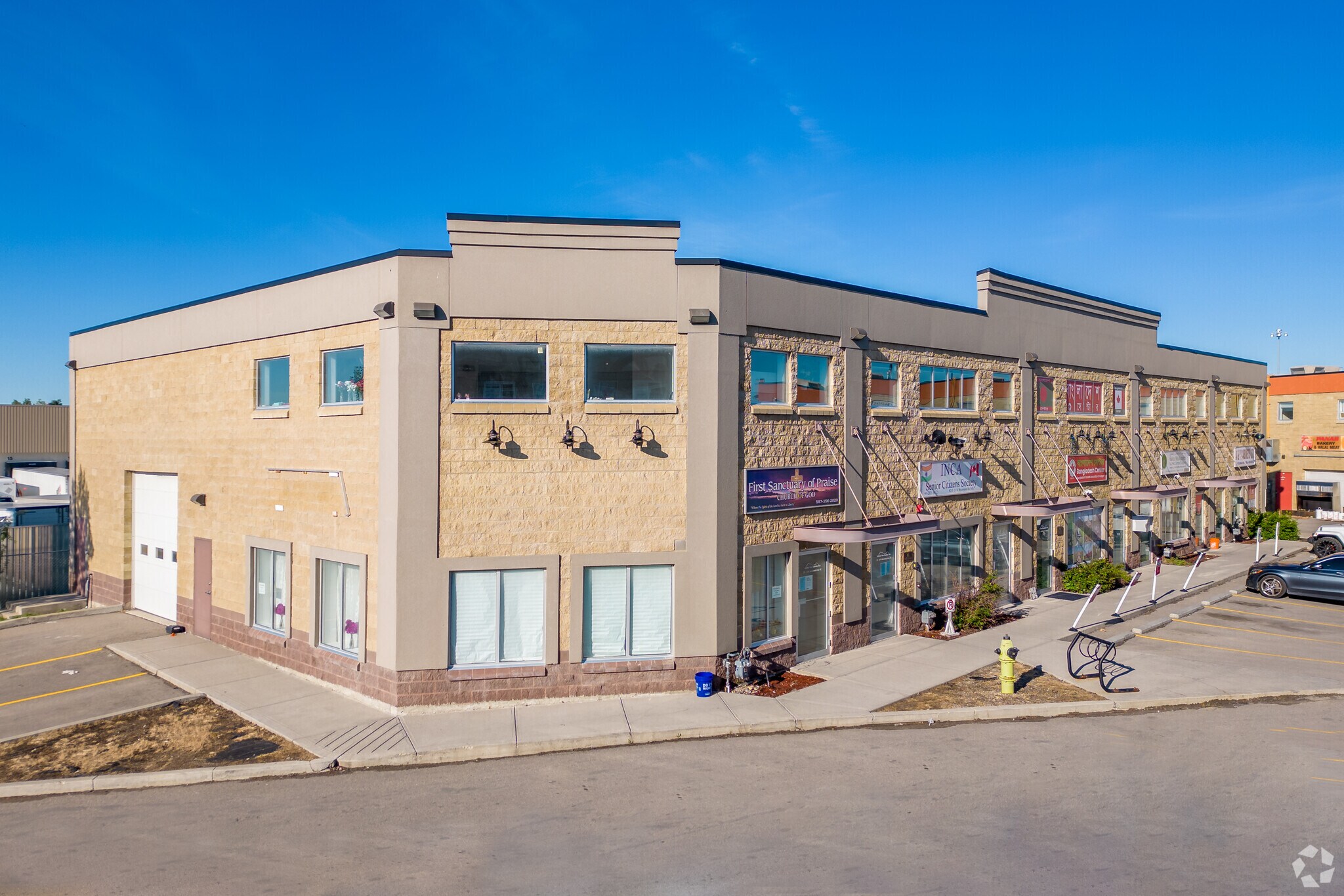 3770 Westwinds Dr NE, Calgary, AB à vendre Photo principale- Image 1 de 1