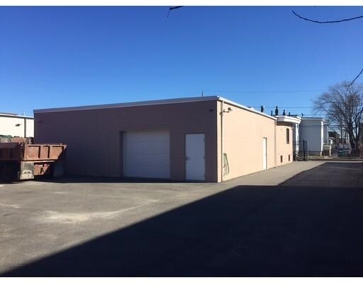 29 Linden St, Medford, MA à vendre - Photo du bâtiment - Image 2 de 18