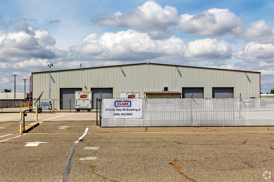 2777 N Highway 59 portfolio of 4 properties for sale on LoopNet.ca - Primary Photo - Image 2 of 47