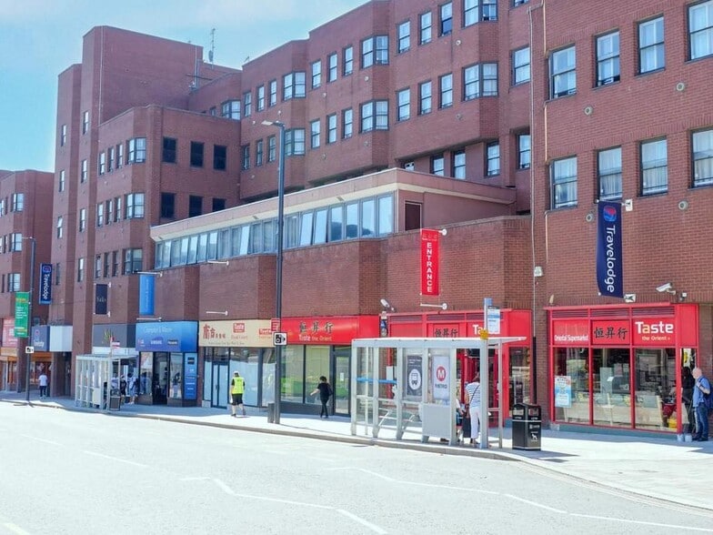 109-115 Vicar Ln, Leeds for lease - Building Photo - Image 2 of 7