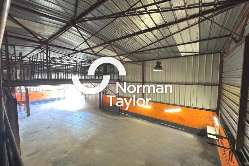 Flex in Montpellier for lease Interior Photo- Image 1 of 5