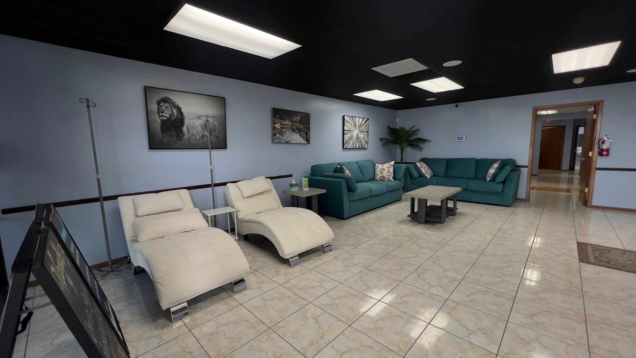 8407 Bandera Rd, San Antonio, TX for lease Lobby- Image 1 of 10