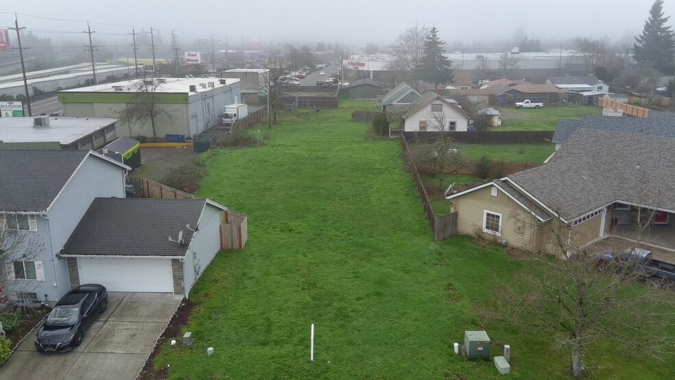 780 Q St, Springfield, OR à vendre - Photo du bâtiment - Image 3 de 5
