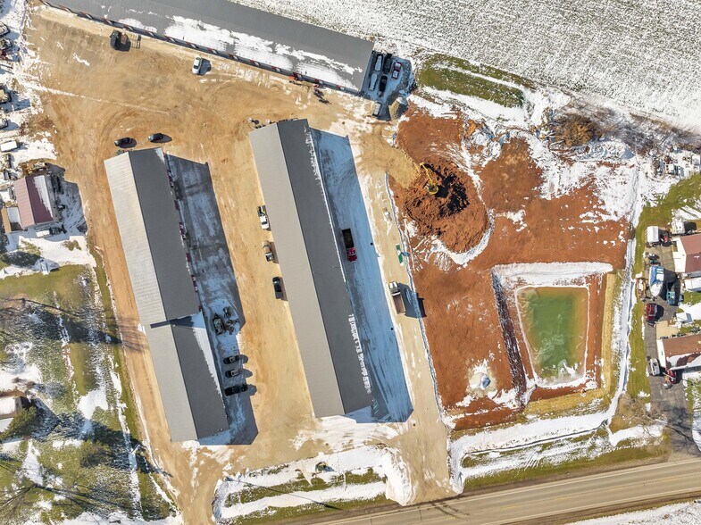 5254 County Road R, Denmark, WI à louer - Photo du bâtiment - Image 3 de 32