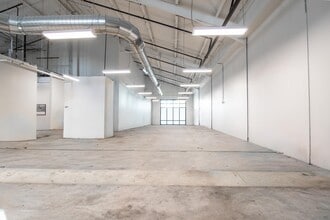 2400 5th Ave S, Saint Petersburg, FL à louer Photo intérieure- Image 2 de 10