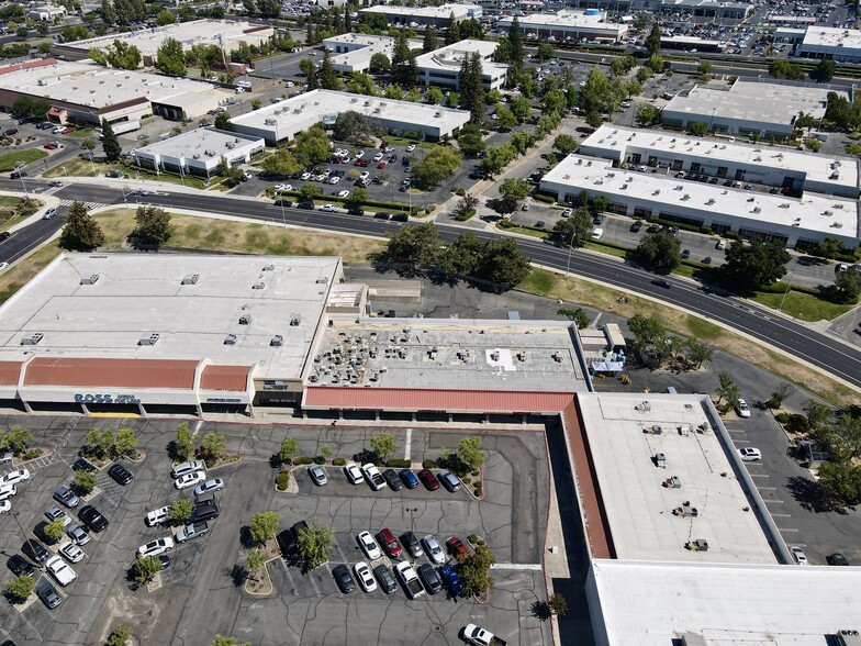 1811 Douglas Blvd, Roseville, CA for lease - Building Photo - Image 3 of 15