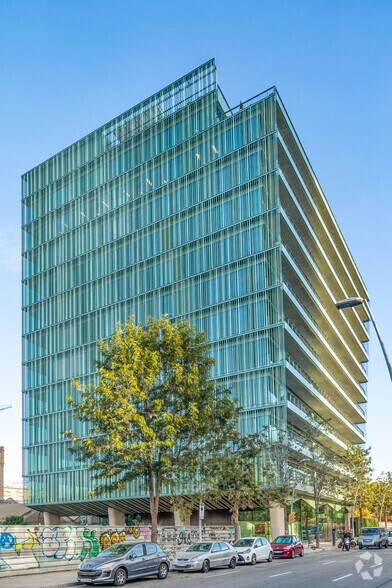 Carrer del Marroc, 33-51, Barcelona, Barcelona for lease - Building Photo - Image 2 of 6