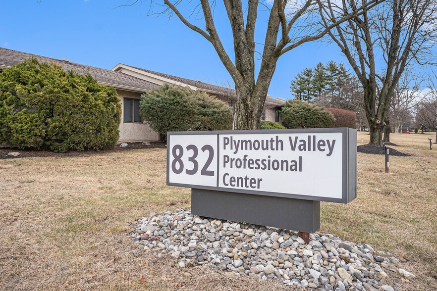 832 Germantown Pike, Plymouth Meeting, PA for sale - Building Photo - Image 2 of 17