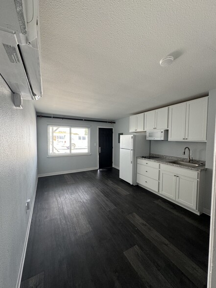 304 E Pancake Blvd, Liberal, KS for sale - Building Photo - Image 1 of 17