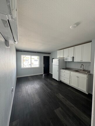 More details for 304 E Pancake Blvd, Liberal, KS - Multifamily for Sale