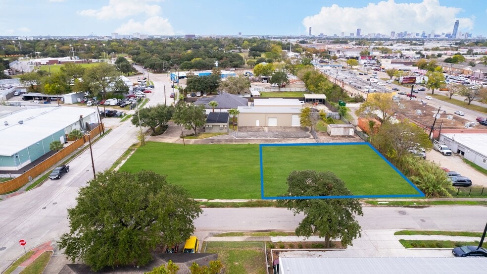 8021 Dunlap St, Houston, TX for sale - Building Photo - Image 3 of 8