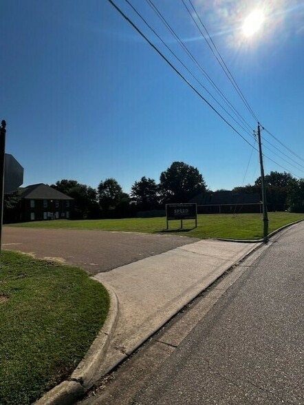 110 Executive Dr, Madison, MS for sale - Building Photo - Image 2 of 6
