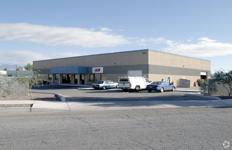 1131 E Palmdale St, Tucson, AZ for lease - Building Photo - Image 2 of 5