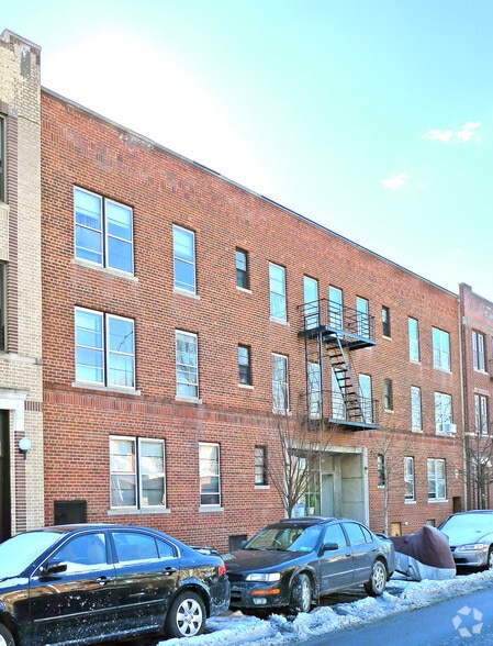 31-23 47th St, Astoria, NY for sale - Primary Photo - Image 1 of 23