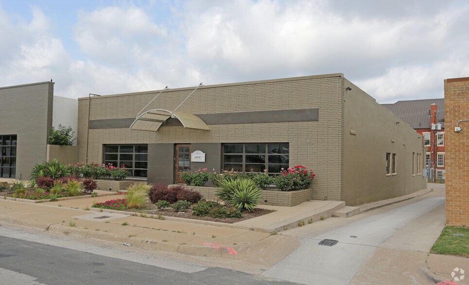 320 Hemphill St, Fort Worth, TX à vendre - Photo du bâtiment - Image 1 de 11