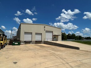 307 Walker Cir, Richland, MS for lease Building Photo- Image 2 of 2
