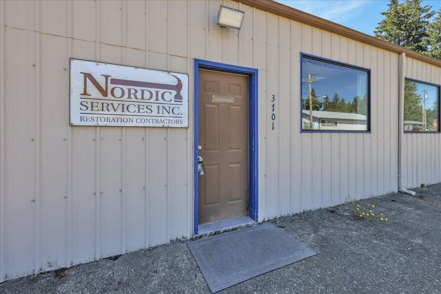 3701 W G St, Bremerton, WA à vendre - Photo du bâtiment - Image 2 de 25