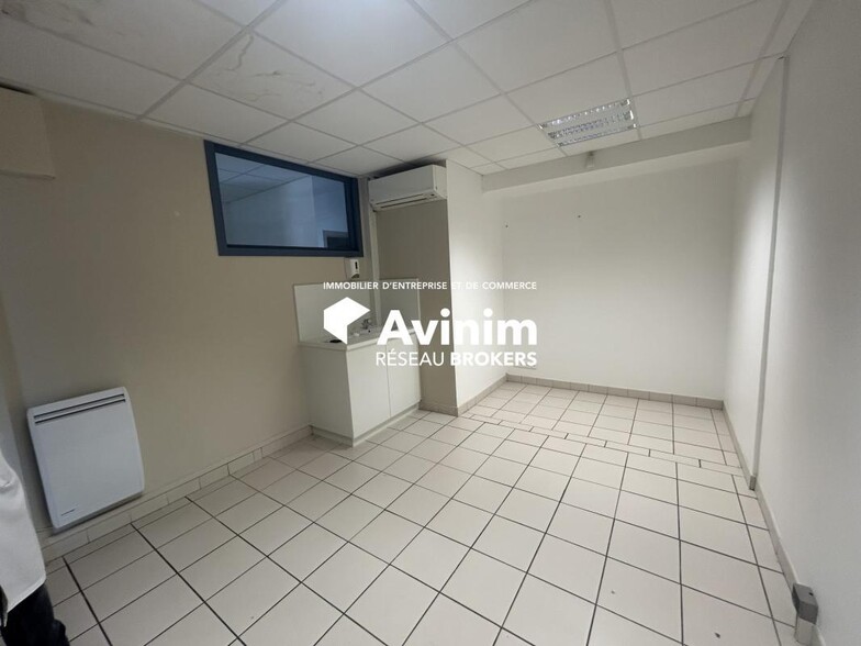 Flex in Muret for lease - Interior Photo - Image 3 of 4