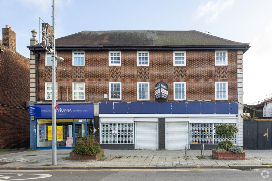 9-11 Old Church Rd, London for lease - Building Photo - Image 3 of 3