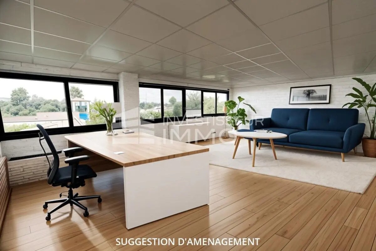 Office in Chilly-Mazarin for lease Interior Photo- Image 1 of 7