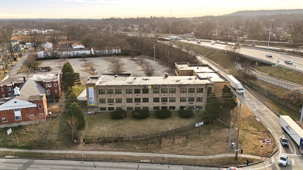 4205 Dixie Hwy, Louisville, KY for sale - Building Photo - Image 2 of 13
