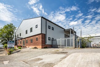 Plus de détails pour 234 Briscoe Ln, Manchester - Industriel à louer