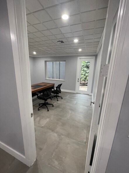 416 SE Flamingo Ave, Stuart, FL à vendre - Photo intérieure - Image 2 de 38