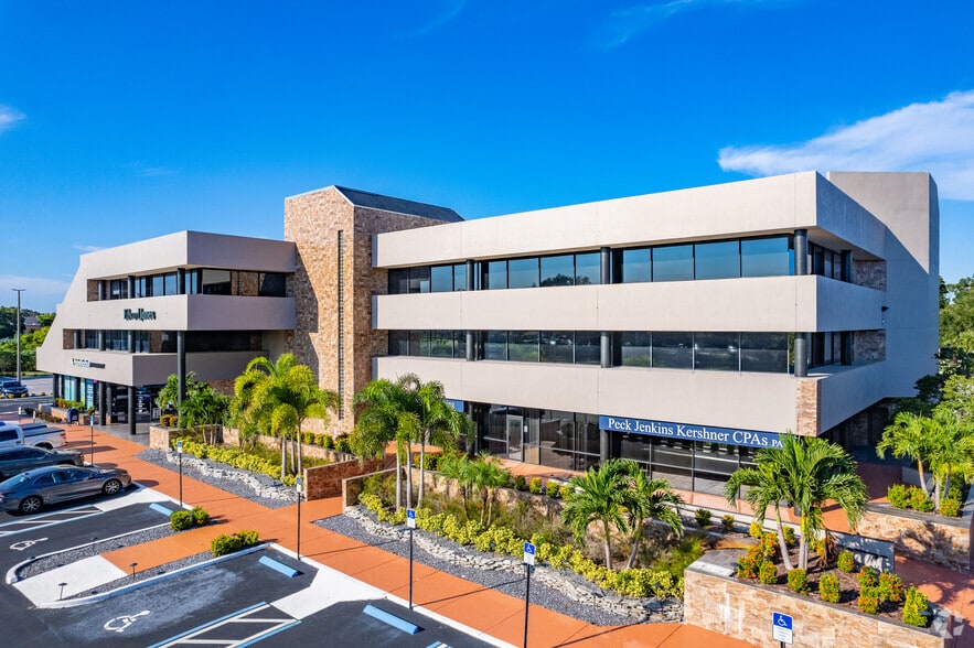 34650 N US Highway 19, Palm Harbor, FL à louer - Photo du bâtiment - Image 1 de 5