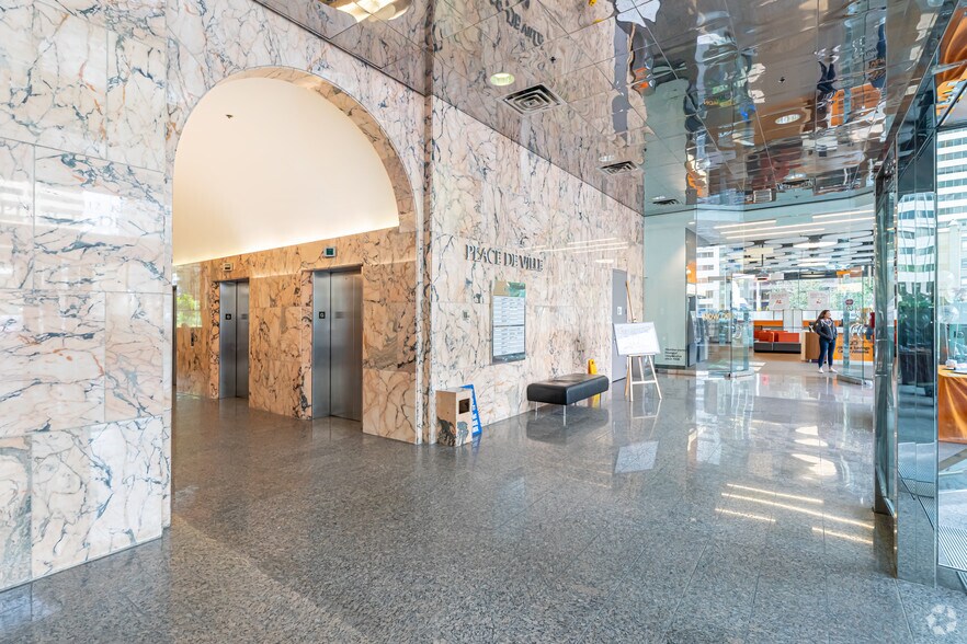 112 Kent St, Ottawa, ON à louer - Hall d’entrée - Image 2 de 3