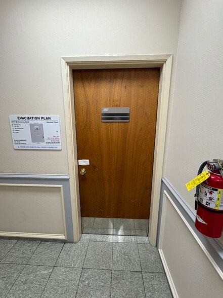 1047 El Camino Real, Menlo Park, CA for lease - Building Photo - Image 3 of 7