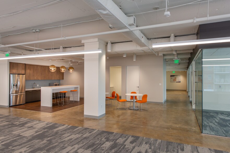 4040 N Fairfax Dr, Arlington, VA à louer - Photo intérieure - Image 2 de 20