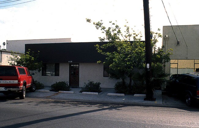 Plus de détails pour 8139 Center St, La Mesa, CA - Local d'activités à louer