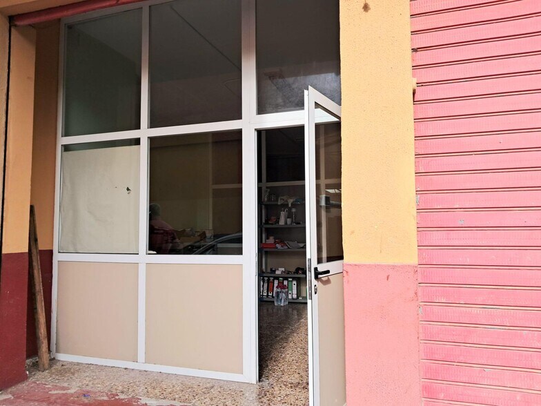 Multifamily in Aldaia, Valencia for sale - Interior Photo - Image 2 of 2
