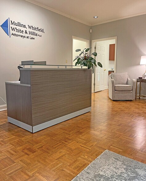 668 Colonial Rd, Memphis, TN à vendre - Photo du bâtiment - Image 3 de 9