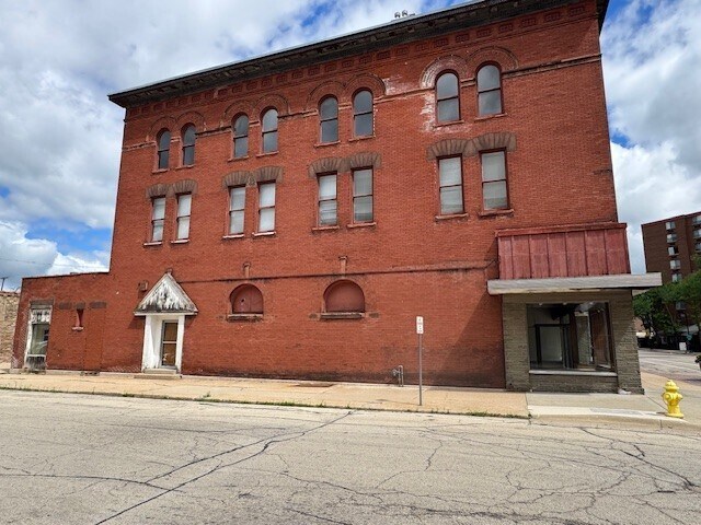 325 7th St, Rockford, IL for sale - Building Photo - Image 2 of 4