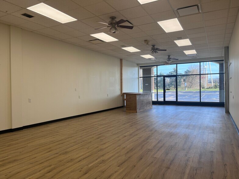 245-305 Zeeb Rd, Ann Arbor, MI à louer - Photo intérieure - Image 3 de 4