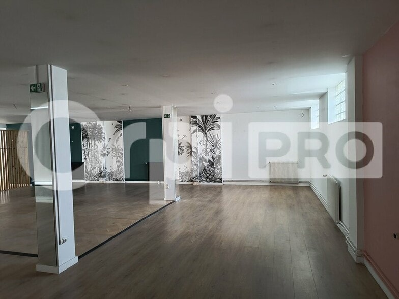 Office in Reims for lease - Interior Photo - Image 2 of 8