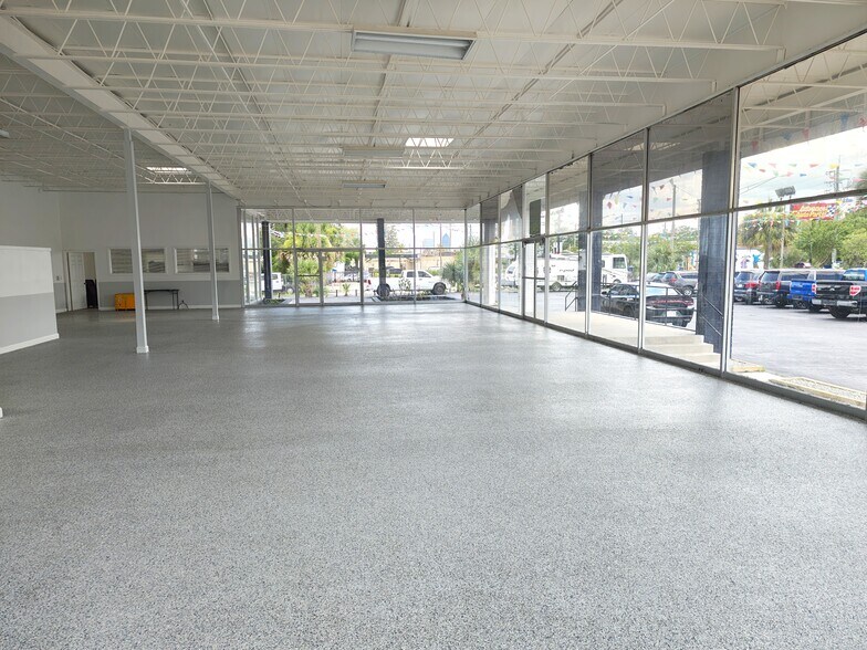3333 N Main St, Jacksonville, FL à louer - Photo du bâtiment - Image 1 de 21