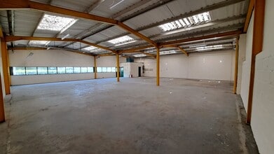 1-7 Clarke Rd, Milton Keynes à louer Photo intérieure- Image 2 de 2