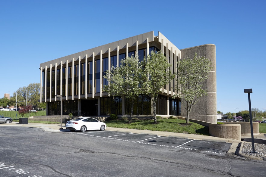 6299 Nall Ave, Mission, KS for lease - Building Photo - Image 2 of 10