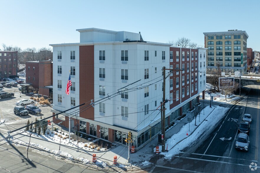 127 Centre St, Brockton, MA à louer - Photo principale - Image 1 de 5