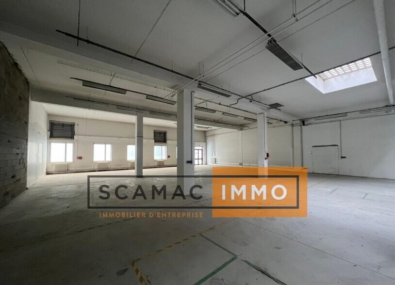 Industrial in Villepinte for lease - Interior Photo - Image 2 of 5