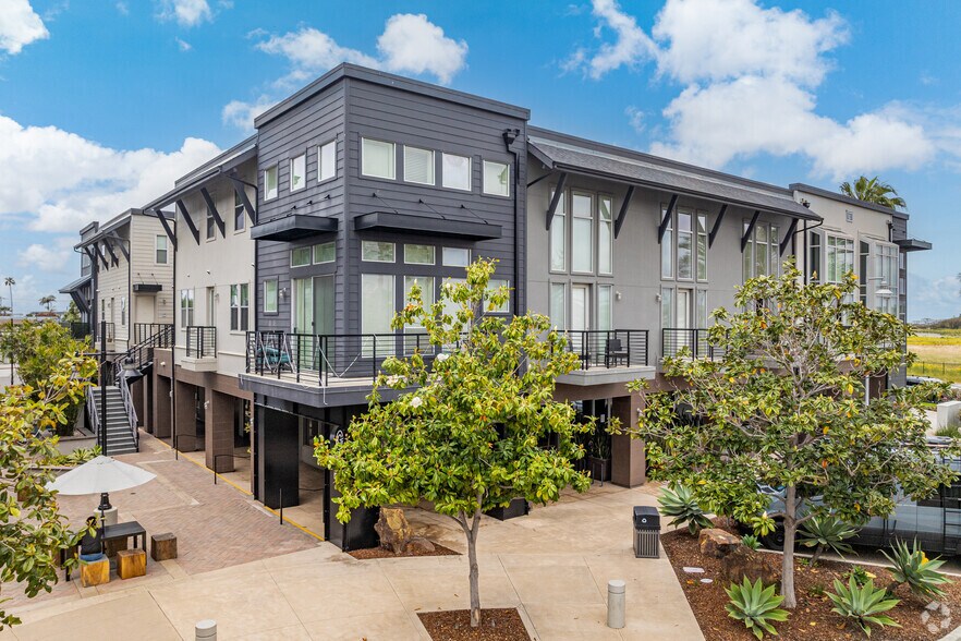 6790 Embarcadero Ln, Carlsbad, CA à louer - Photo principale - Image 1 de 21