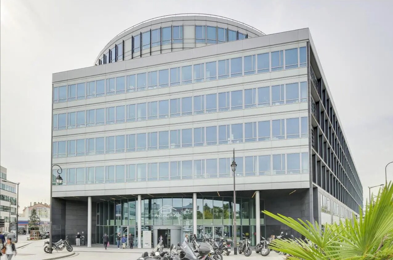 Office in Antony for lease Building Photo- Image 1 of 30