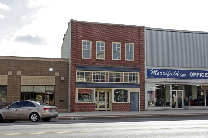 210 E Grand Ave, Ponca City, OK for sale - Building Photo - Image 2 of 35