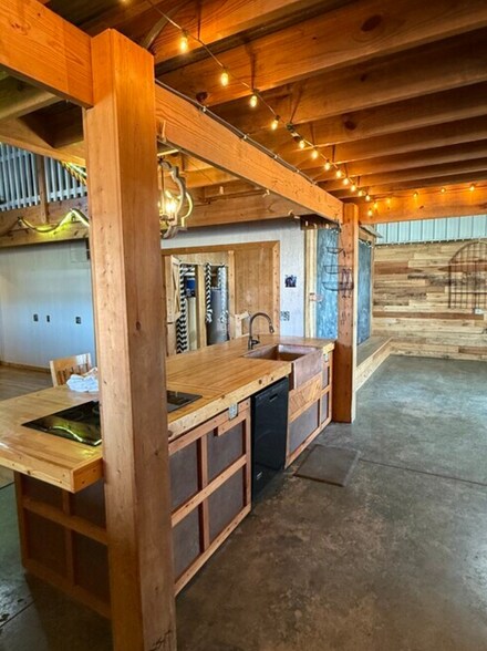 13360 US 62, Mount Sterling, OH à vendre - Photo du bâtiment - Image 2 de 5